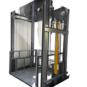 Elevador Hidráulico de Carga de Acero de Alta Resistencia Queen of Quality con Eslingas de Cadena y Rieles de Guía Eléctricos para Comercios y Hoteles (Nuevo) - Product Image 1