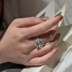 Anillo de Plata de Ley S925 con Diseño de Flor, Estilo Vintage Retro, Elegante, Temperamento Único, Ajustable, Estilo Casual con Incrustaciones de Circonitas - Product Image 2