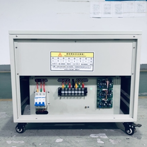 <span class=keywords><strong>Stabilisateur</strong></span> <span class=keywords><strong>de</strong></span> tension haute précision triphasé <span class=keywords><strong>380V</strong></span> à haute efficacité 20 KVA, 98% d'efficacité, <span class=keywords><strong>courant</strong></span> alternatif, matériau en cuivre, écran LCD - Product Image 5