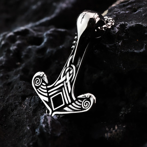 Colgante de martillo de Thor vikingo de acero inoxidable y único, estilo nórdico, forma de ancla, joyería de moda, regalo para hombres y mujeres - Product Image 3