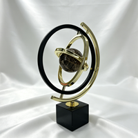Ornement de globe terrestre rotatif en métal Art Déco, sphère en pierre marbrée imprimée UV, base en cristal noir, décoration de bureau de luxe, cadeau de bureau