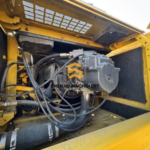 Excavatrice hydraulique sur chenilles Komatsu PC400 d'occasion de 40 tonnes, économique en carburant et puissante, pour projets d'infrastructure - Product Image 6