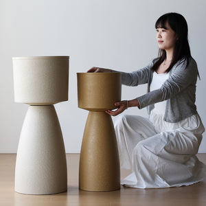 Grands pots de plantes en plastique minimalistes de haute qualité <span class=keywords><strong>pour</strong></span> plantes <span class=keywords><strong>d</strong></span>écor à la maison grands pots extérieurs avec soucoupe de luxe <span class=keywords><strong>pour</strong></span> l'extérieur - Product Image 1