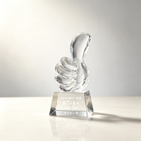 Trophée en verre gravé sablé et imprimé UV avec design couleur pour la reconnaissance des réalisations d'entreprise
