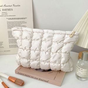 Wholesale Portable Soft <b>Makeup</b> <b>Bag</b> Handy <b>Travel</b> Cosmetics Organizer with Zipper Closure <b>for</b> Toiletry Sorting Pouch <b>for</b> Girls - Product Image 3