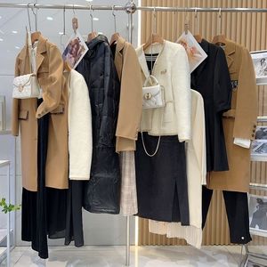 Liquidación al por Mayor de Abrigos de Invierno para Mujer, Abrigos Medianos a Largos, Inventario Enviado al Azar - Product Image 3