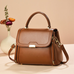 Petit sac à main carré noir de taille moyenne, sac bandoulière quotidien, sac à l'épaule simple et tendance, sac pour femme, printemps 2025 - Product Image 4