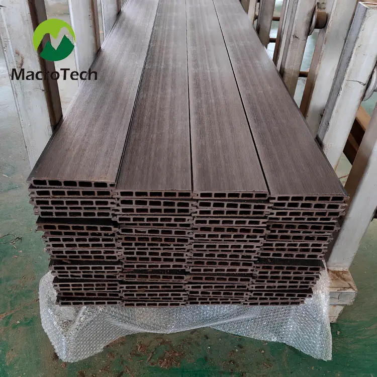 Privacy Protection High Quality Wood Plastic Composite for House WPC Private Fence