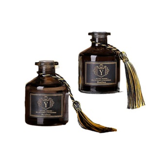 น้ำหอมปรับอากาศแบบก้านไม้หอม กลิ่นหอมติดทนนาน ขนาด 120 มล. ดีไซน์พู่ห้อย สำหรับใช้ภายในบ้าน - Product Image 2