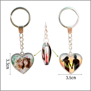Bán buôn tùy chỉnh trong suốt tinh thể thủy tinh ánh sáng <span class=keywords><strong>Keychain</strong></span> tiêu chuẩn cao hình bầu dục không thấm nước 3D món quà lưu niệm đám cưới - Product Image 3