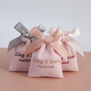 Bolsa de terciopelo rosa impresa de 12x15 cm para embalaje de joyería, linda bolsa de felpa con cordón y cinta de satén suave, bolsas de felpa. - Product Image 1