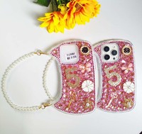 Pour iPhone 15 Pro Max pur artisanal incrusté de diamants pomme à la mode chaîne suspendue petit sac à bandoulière étui de téléphone