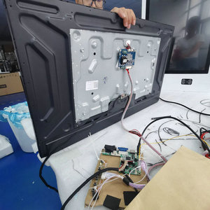 Écran <span class=keywords><strong>LCD</strong></span> TFT 1080P incurvé de <span class=keywords><strong>32</strong></span> pouces écran tactile capacitif remplacement de l'écran de télévision intérieur pour une utilisation de bureau - Product Image 4
