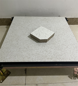 Suelo Técnico Elevado Antiestático de Diseño <span class=keywords><strong>Industrial</strong></span> Moderno con Núcleo de Madera y Revestimiento HPL para Centros de Datos - Product Image 1