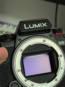 Cámara de Fotografía Original Lumix S5 Mark II de 24.2MP y 6K con Formato Completo y Tarjeta SD, Usada - Product Image 6