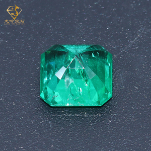 Anillo de compromiso de piedra de diamante esmeralda de 2 quilates cultivado en laboratorio personalizado Esmeralda creada en laboratorio - Product Image 5