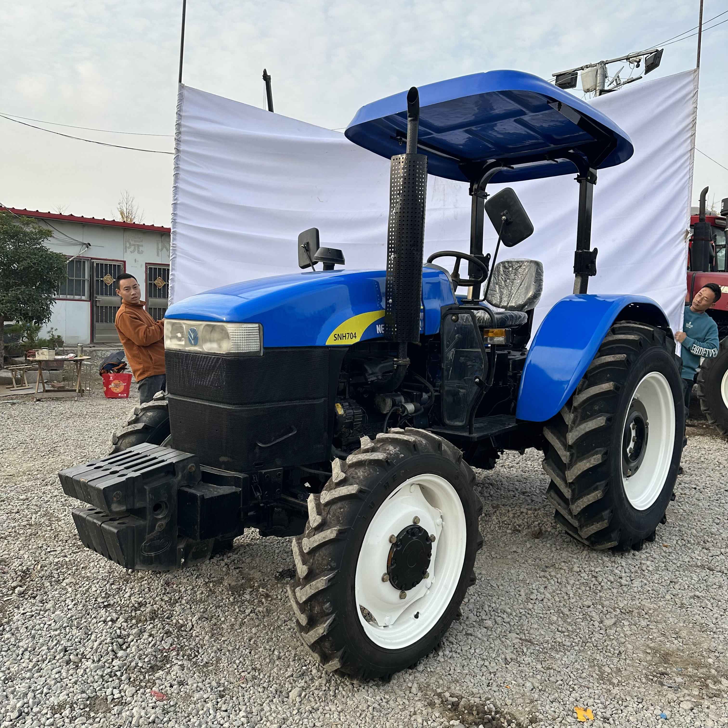 Low Price 704 International Tractor Front Loader Compatible