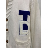 Vente en gros de pulls universitaires personnalisés Cardigan unisexe boutonné en chenille brodé avec logo en coton avec poches Pull rayé pour homme