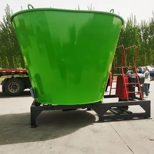 Mini vertical TMR mixer silage and straw crusher and feed mixer wagon for cows