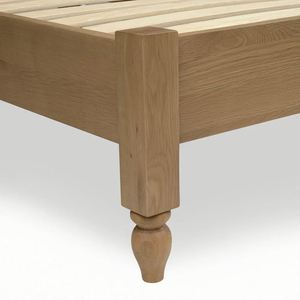 Lit double en bois massif blanc vieilli de style vintage français avec tête de lit décorée d'un motif d'oiseau, lit de chambre principale de style rustique - Product Image 6