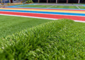 Césped Artificial Sintético Ecológico de 50 mm de Altura, Antienvejecimiento e Impermeable para Decoración de Interiores, Patios y Jardines - Product Image 2