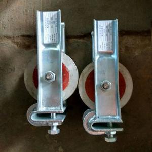 Polea de Tres Ruedas de Aluminio y Acero de Un Solo Uso con Rueda de Nailon y Función de Colocación de Línea Invertida - Product Image 3