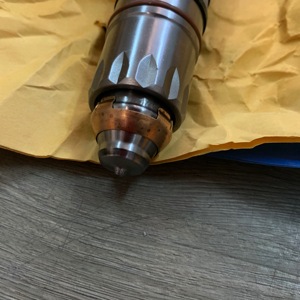 Inyector de combustible de alta calidad OEM 4088416, adecuado para motores diésel QSK45 y QSK60, con garantía de 1 año. - Product Image 5