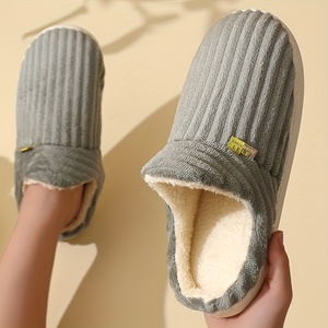 Pantoufles pour femmes de haute qualité avec semelle en TPR, doublure en fourrure, pantoufles moelleuses pour femmes de haute qualité - Product Image 5