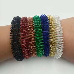 Braccio colorato Relax Dito Massaggio Digitopressione Anello - Product Image 5