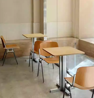 Ensemble de salle à manger rétro de style mi-siècle moderne pour restauration rapide, tables et chaises de café de qualité commerciale, sièges de style scolaire vintage pour restaurant