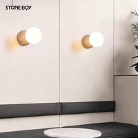Lampe murale en marbre italien de luxe au design minimaliste pour couloir, escalier, salon, mur d'accentuation et éclairage de chevet