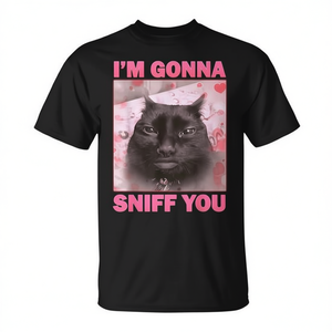 Camiseta con meme de gatos 'I'm Gonna Sniff You Brainrot' para mujeres y hombres - Product Image 2