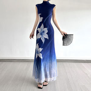 Nuevo Vestido de Mujer al por Mayor 2026, Estilo Chino, Estampado Floral, Degradado, Cola de Pez, Malla, Sin Mangas - Product Image 4