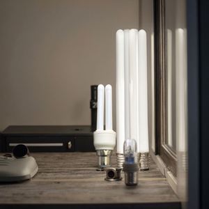 Bombilla CFL de Ahorro de Energía en Forma de U de 2U y 15W, B22, Material de Vidrio, Lámpara Ahorradora de Energía - Product Image 2