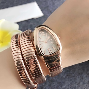 Nouvelle <span class=keywords><strong>Montre</strong></span> à Quartz <span class=keywords><strong>Femme</strong></span> 2025, Design de Niche Tendance, <span class=keywords><strong>Bracelet</strong></span> en Acier Allié Tête de Serpent Trois Cercles, Haute Valeur, Vente en Gros - Product Image 4
