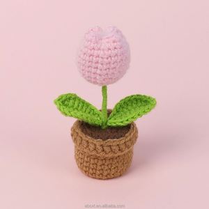 Maceta de Tulipanes Tejida a Crochet, Hecha a Mano, Pequeña, para Decoración del Hogar, para Navidad, San Valentín, Día de la Madre, Año Nuevo Chino - Product Image 3