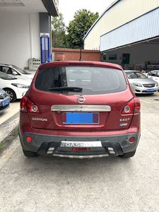 Nissan Qashqai SUV Rouge 5 Places Automatique Essence Vue Avant Voiture d'Occasion - Product Image 4