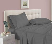 Vente en gros de draps de lit de luxe Linge de lit blanc d'hôtel 1cm draps de lit en microfibre à rayures satinées pour literie d'hôtel étoilée