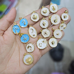 Liontin Hiasan Karakter Laut JS2022 Berlapis Emas 18k dari Kuningan dengan Enamel Putih Biru, Bentuk Bintang Laut, Kerang Tiram, Kerang Scallop, Kerang Laut, dan Lumba-lumba - Product Image 1