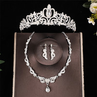 Parure de bijoux de mariée vintage haut de gamme en alliage avec strass étincelants, diadème argenté, colliers à fines chaînes, boucles d'oreilles en cristal goutte d'eau