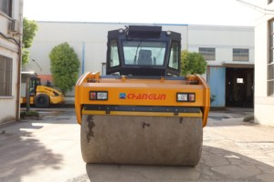 รถบดถนนแบบสั่นสะเทือนสองลูกกลิ้ง Changlin <span class=keywords><strong>4</strong></span> ตัน พร้อมเครื่องยนต์ Weichai 55 กิโลวัตต์ ปั๊มและมอเตอร์สำหรับงานแอสฟัลต์และการก่อสร้างถนน - Product Image 2