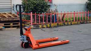 Transpaleta Hidráulica Manual WELIFTRICH de 2.0 Toneladas con Impresora de Etiquetas, Ruedas de PU, Longitud de Horquilla de 1200 mm, Altura de Elevación de 205 mm, Certificación CE - Product Image 4