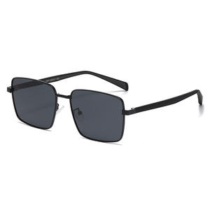 Lunettes de soleil polarisées pour hommes Ks-3816, monture carrée en métal, UV400, anti-éblouissement, pour la conduite et la pêche, verres TAC de classe 2, noires - Product Image 1