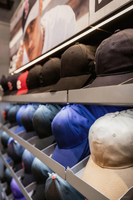 Présentoir à Chapeaux Personnalisé Fanghua pour Magasin de Détail, Étagères de Présentation pour Casquettes New Era, Support pour Casquettes de Baseball en Magasin de Détail