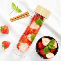 Bouteille d'eau transparente à double paroi personnalisée isolée infuseur à thé couvercle en bambou durable fond épais gobelet à fruits cadeau de noël