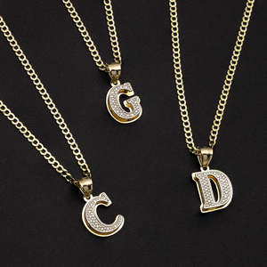 Elegante Colgante <span class=keywords><strong>de</strong></span> Zirconia <span class=keywords><strong>con</strong></span> Forma <span class=keywords><strong>de</strong></span> Letra Especial, Moderno, Encantador y Delicado, Regalo para Amigas, Chicas y Mujeres, Colgante <span class=keywords><strong>de</strong></span> Oro <span class=keywords><strong>de</strong></span> 14K - Product Image 3