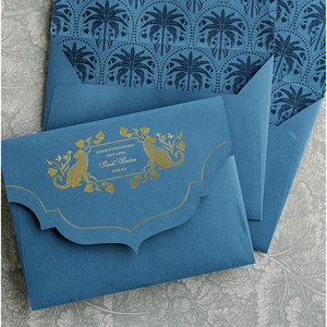 Carte de vœux personnalisée en papier cartonné bleu, motif floral léopard doré, estampage à chaud, doublure d'enveloppe, impression offset - Product Image 1