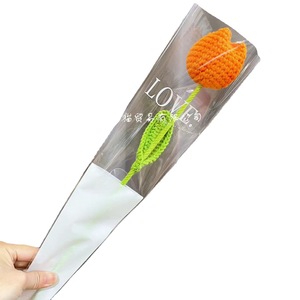 Tulipes au crochet faites à la main, fleurs artificielles pour la décoration de la maison, cadeau pour la fête des mères, style moderne, durabilité - Product Image 5