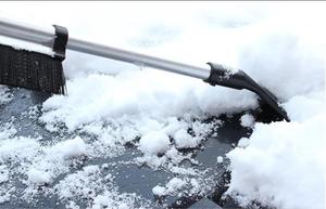 Rascador de hielo para coche, rompehielos para parabrisas, cepillo de limpieza rápida para vidrio, herramienta limpiadora de nieve, ventana automática, pala de cepillo para nieve de invierno - Product Image 4