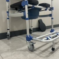 Chaise de toilette mobile portable moderne, capacité 150 kg, antirouille, robuste, facile à utiliser, pour la sécurité en salle de bain et la rééducation thérapeutique